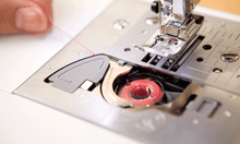 Lade das Bild in den Galerie-Viewer, Innov-is NV 10A oder Innov-is 10 Anniversary Nähmaschine -perfekt für fortgeschrittene Anfänger und Wiedereinsteiger